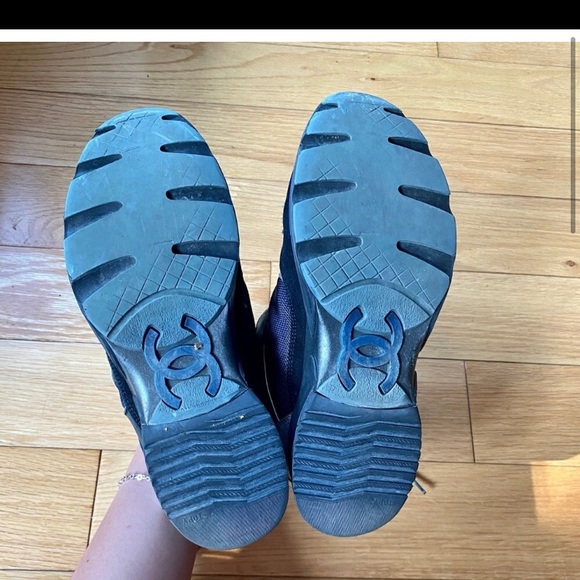 Authentic Chanel sneakers - Picture 5 of 8